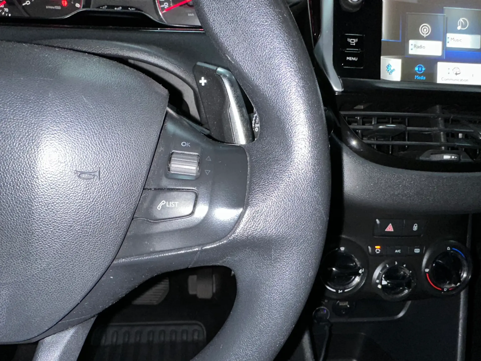 Peugeot 208 1.4 HDI Active 14