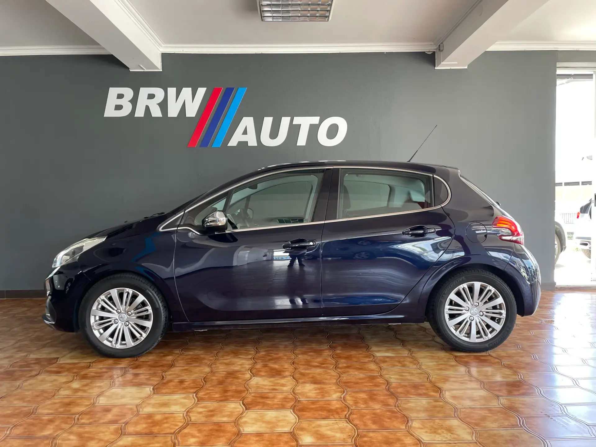 Peugeot 208 1.2 PureTech Allure EAT6 2