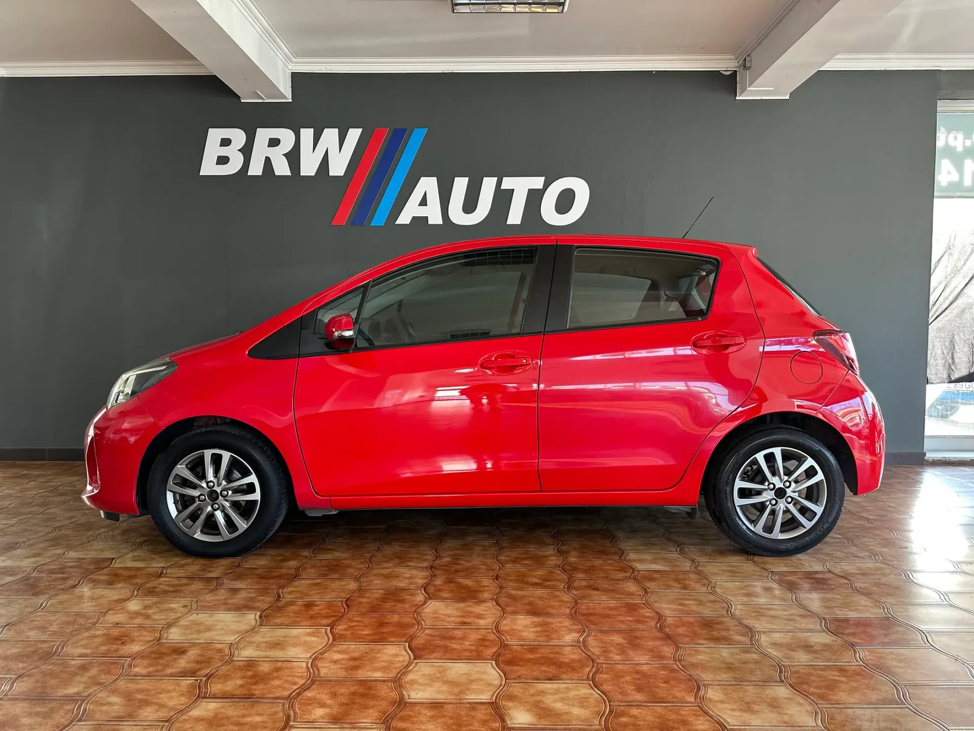 Toyota Yaris 1.0 VVT-i Comfort 2