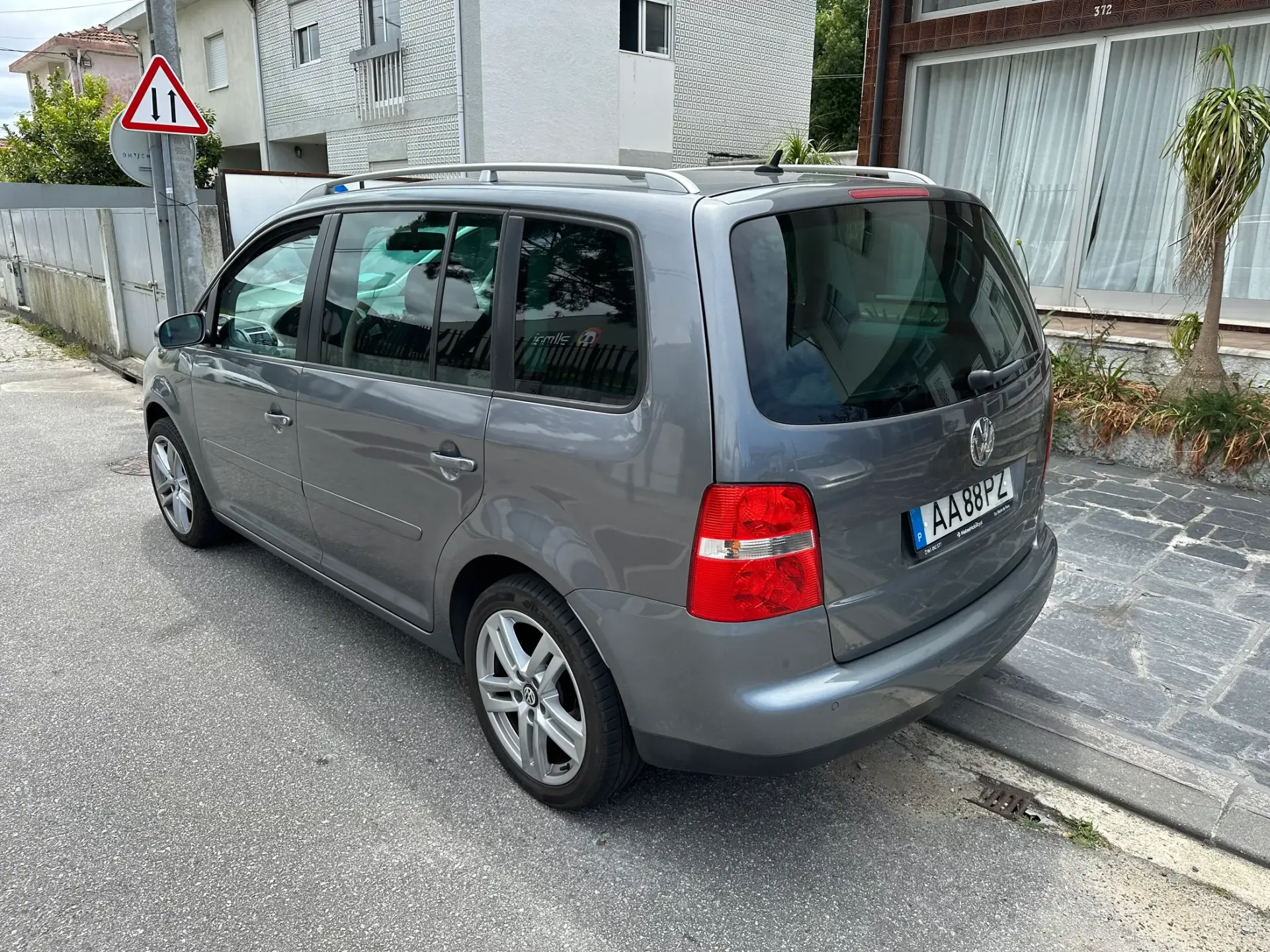 Volkswagen Touran 2.0 TDi Highline 7L 2