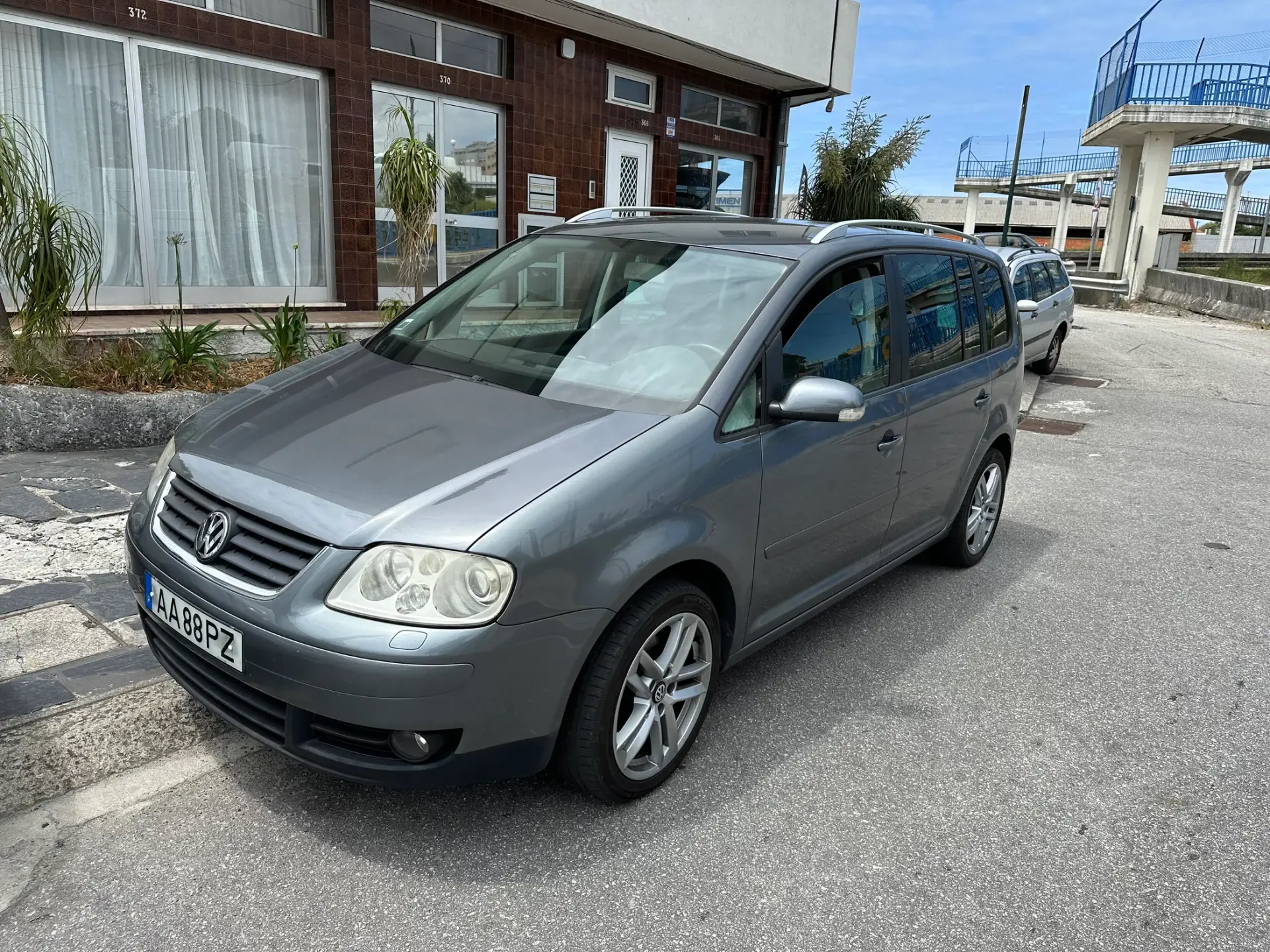 Volkswagen Touran 2.0 TDi Highline 7L 3