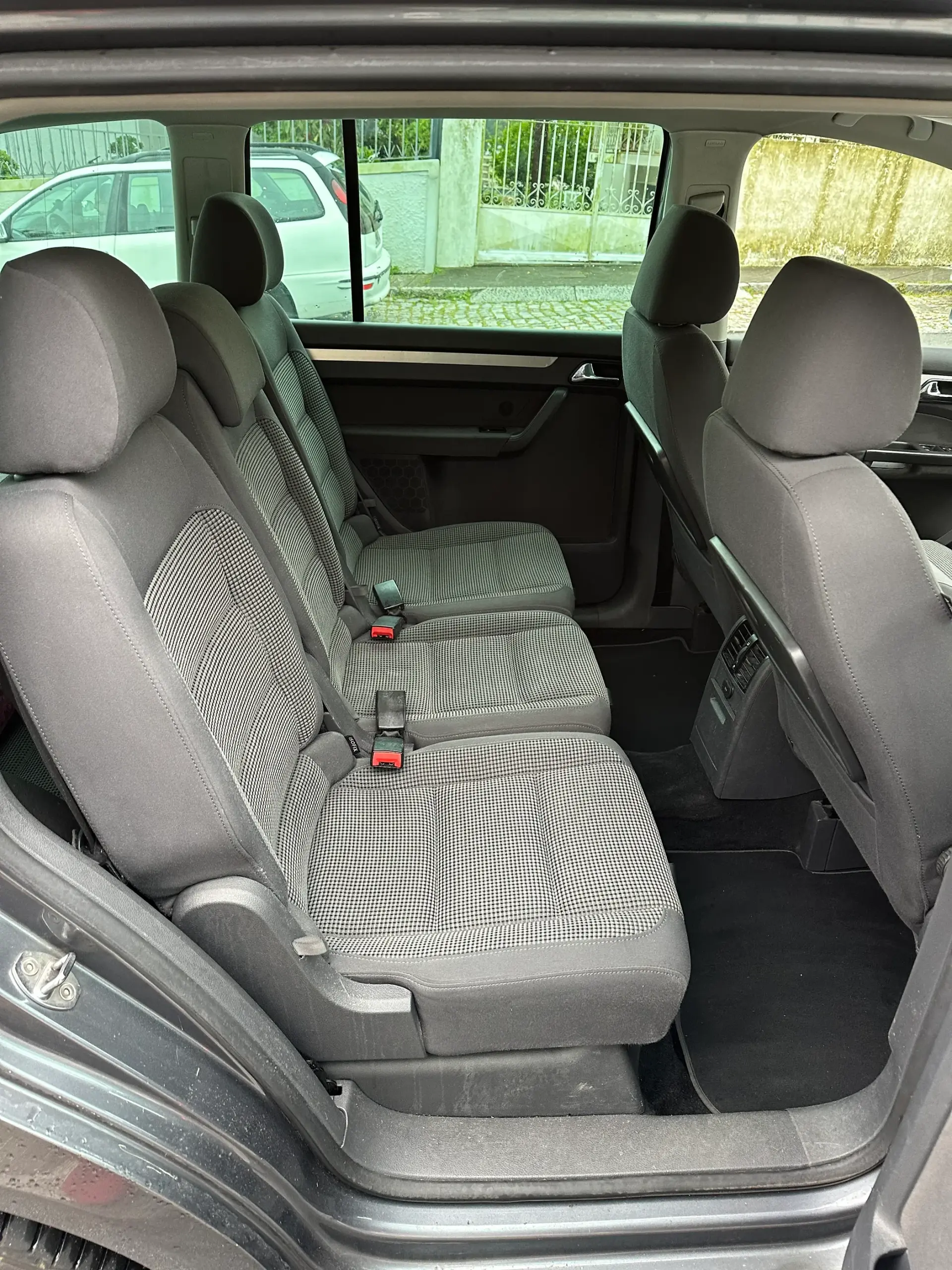 Volkswagen Touran 2.0 TDi Highline 7L 6