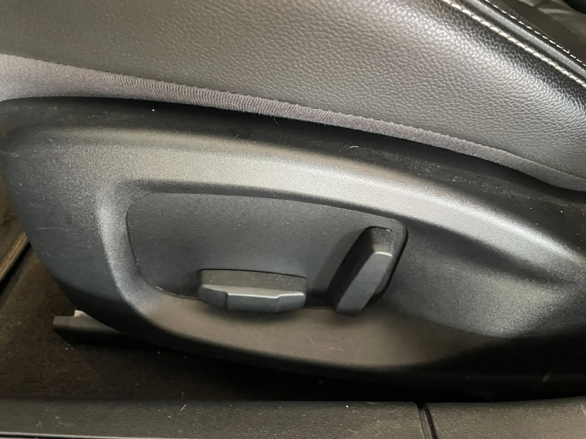 Jaguar XF 2.0 D R-Sport Aut. 11