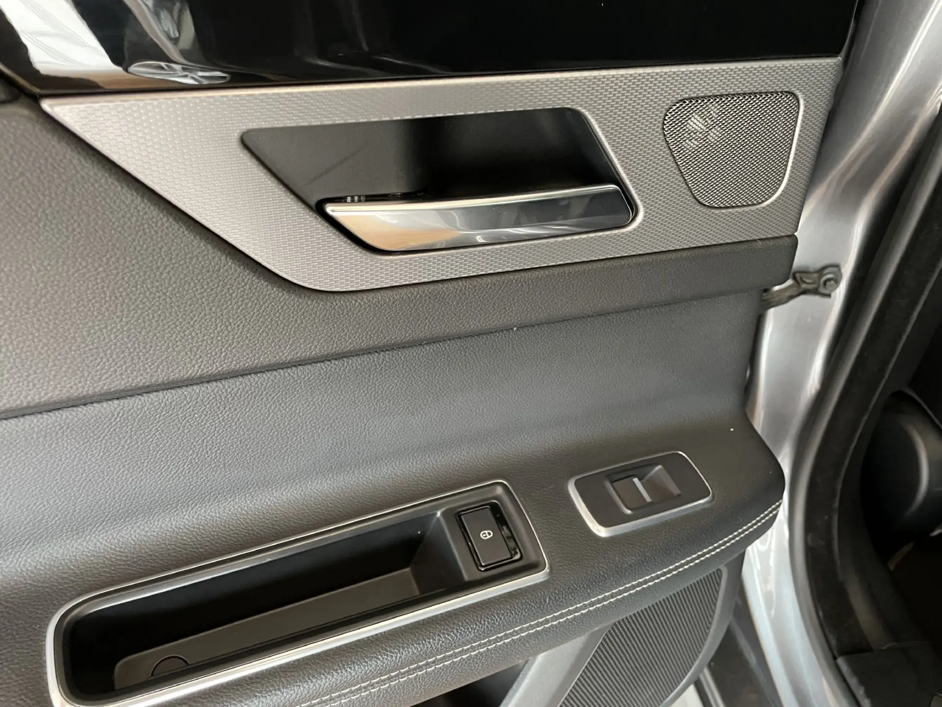 Jaguar XF 2.0 D R-Sport Aut. 28