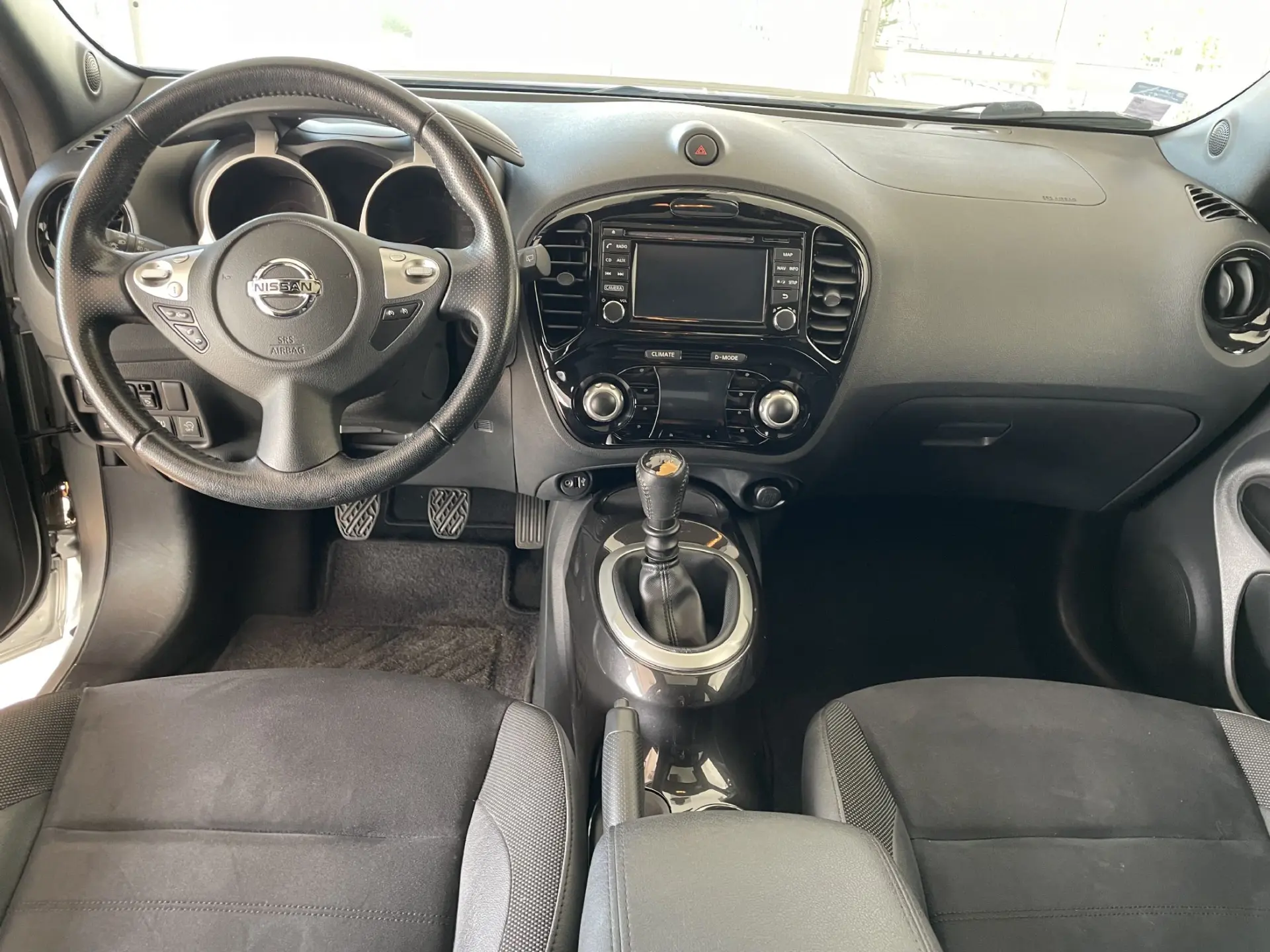 Nissan Juke 1.5 dCi Tekna Pack Exterior 2 Black Tokyo 27