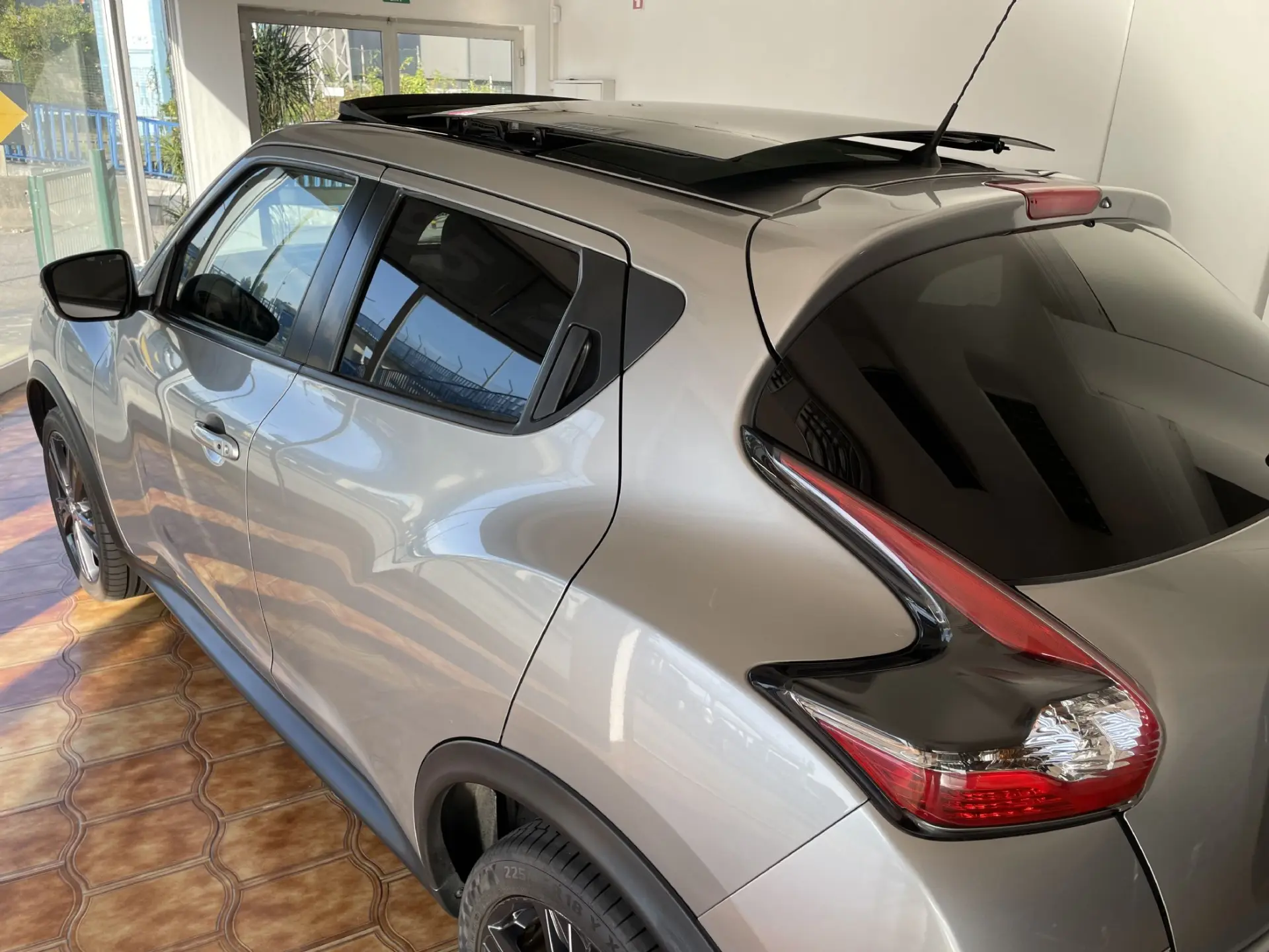 Nissan Juke 1.5 dCi Tekna Pack Exterior 2 Black Tokyo 33