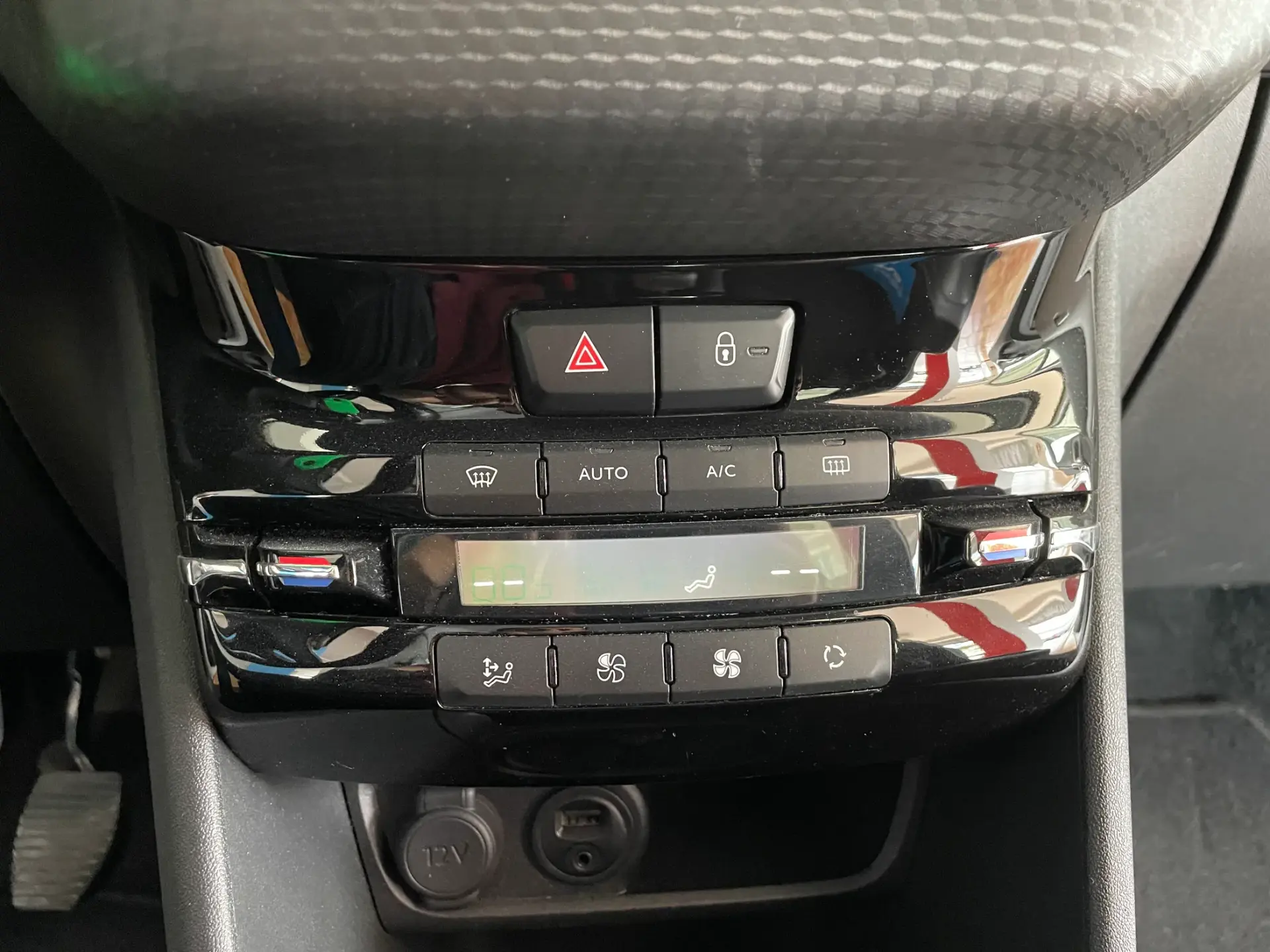 Peugeot 2008 1.2 PureTech Crossway 9