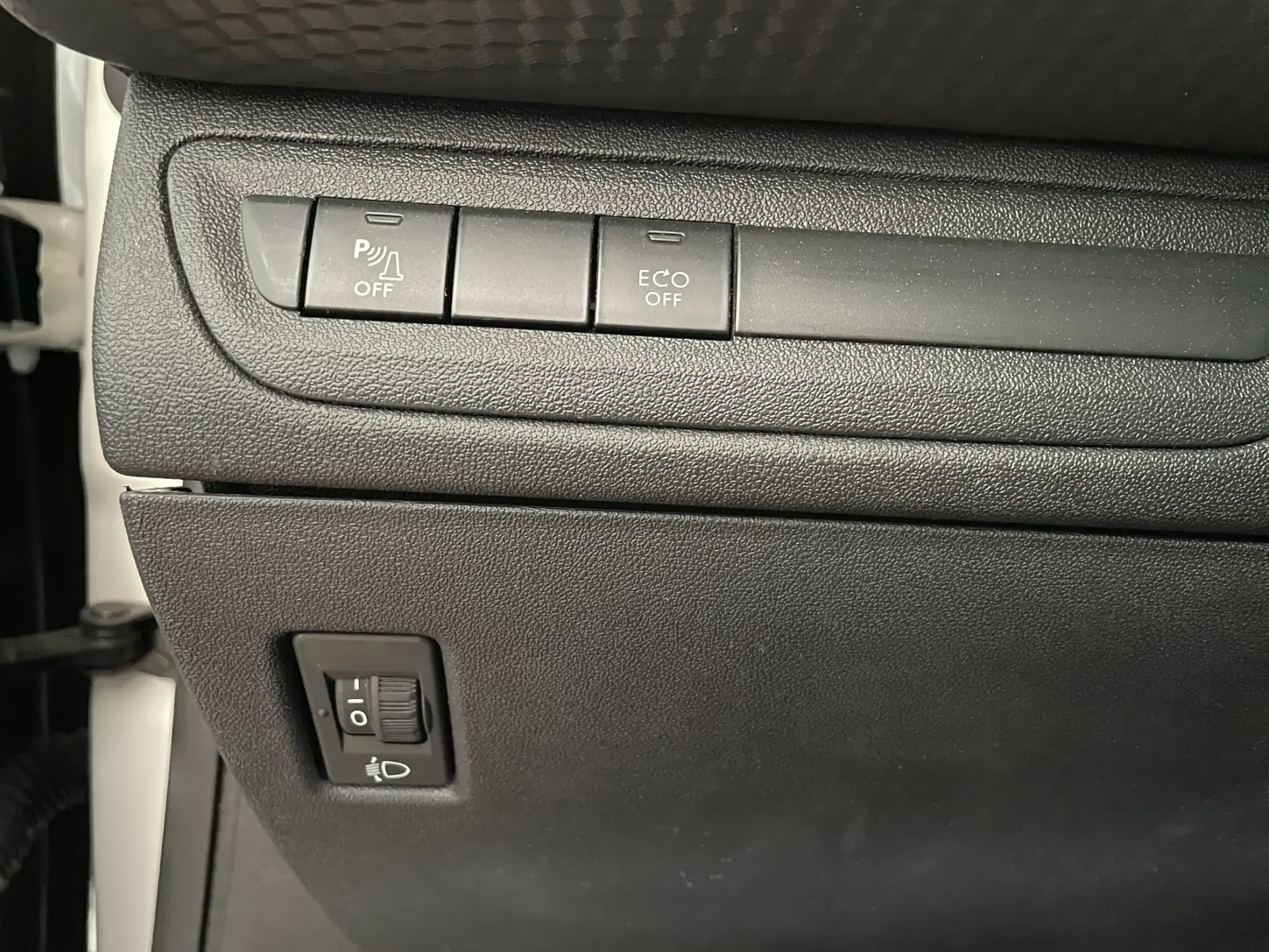 Peugeot 2008 1.2 PureTech Crossway 16