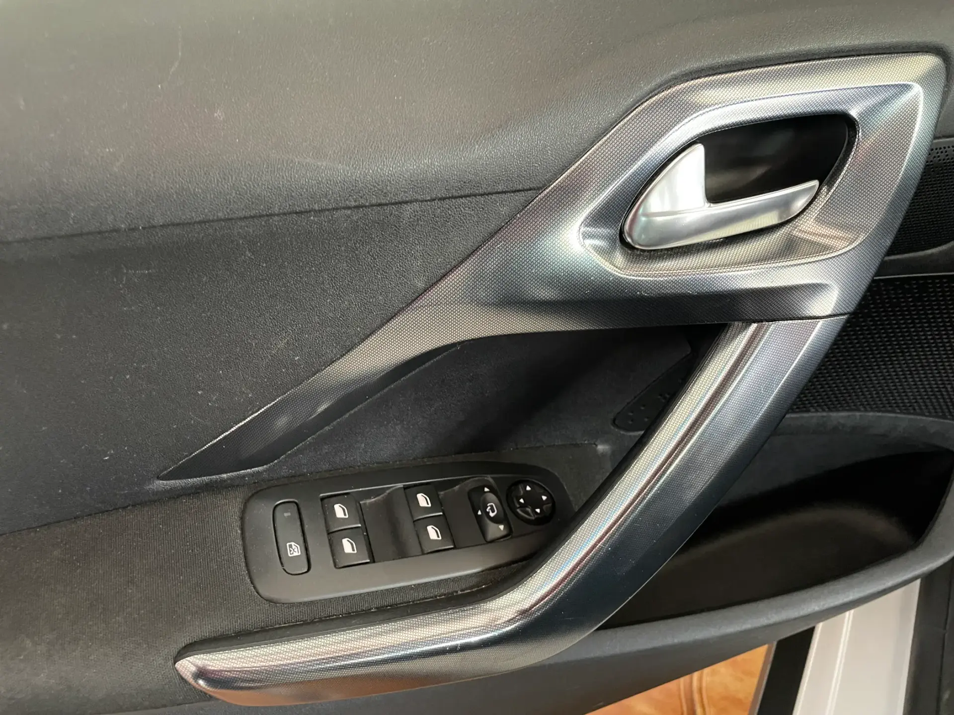 Peugeot 2008 1.2 PureTech Crossway 20