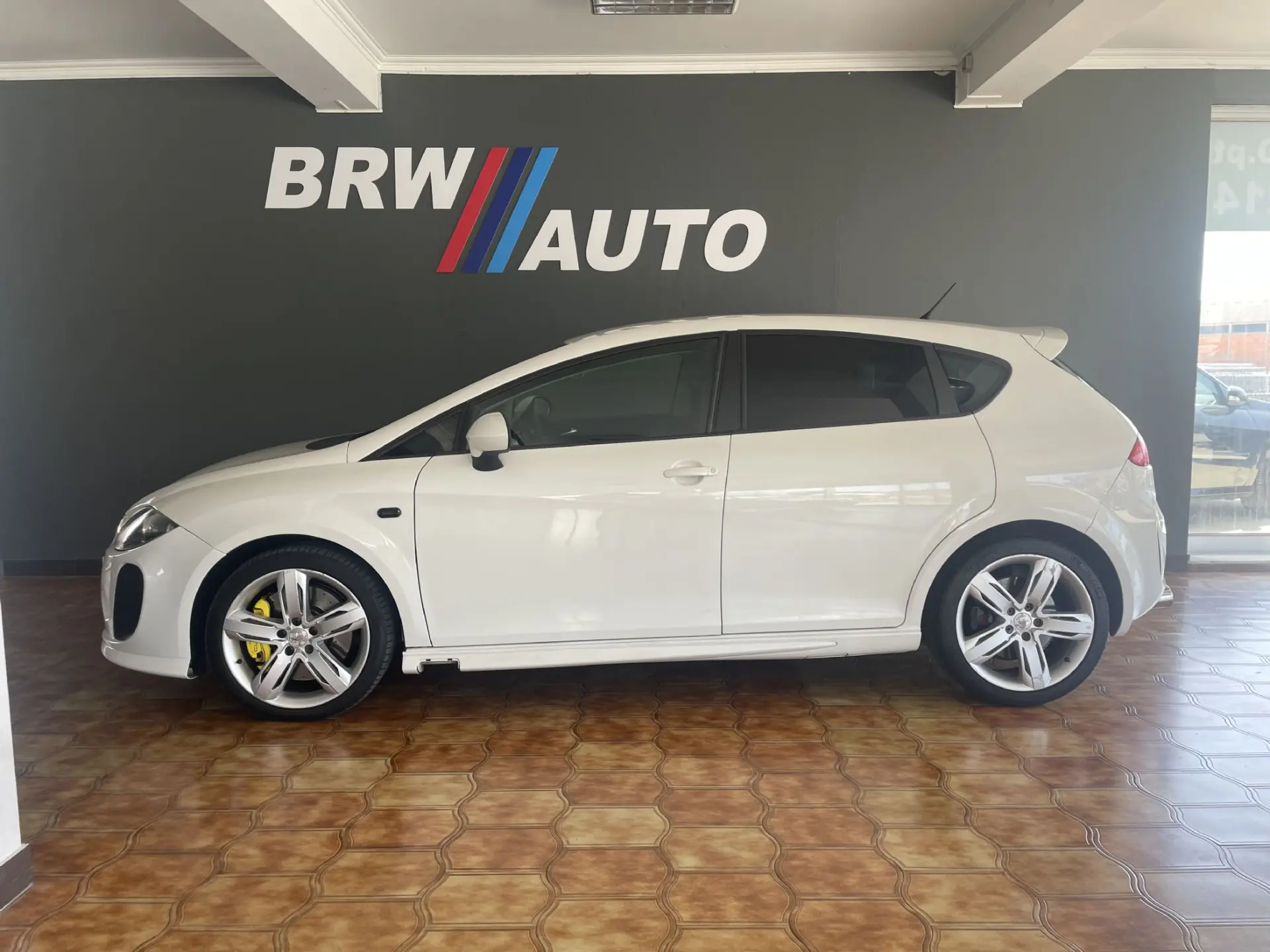 SEAT Leon 1.6 TDi Ecomotive Style by Seat Sport 2