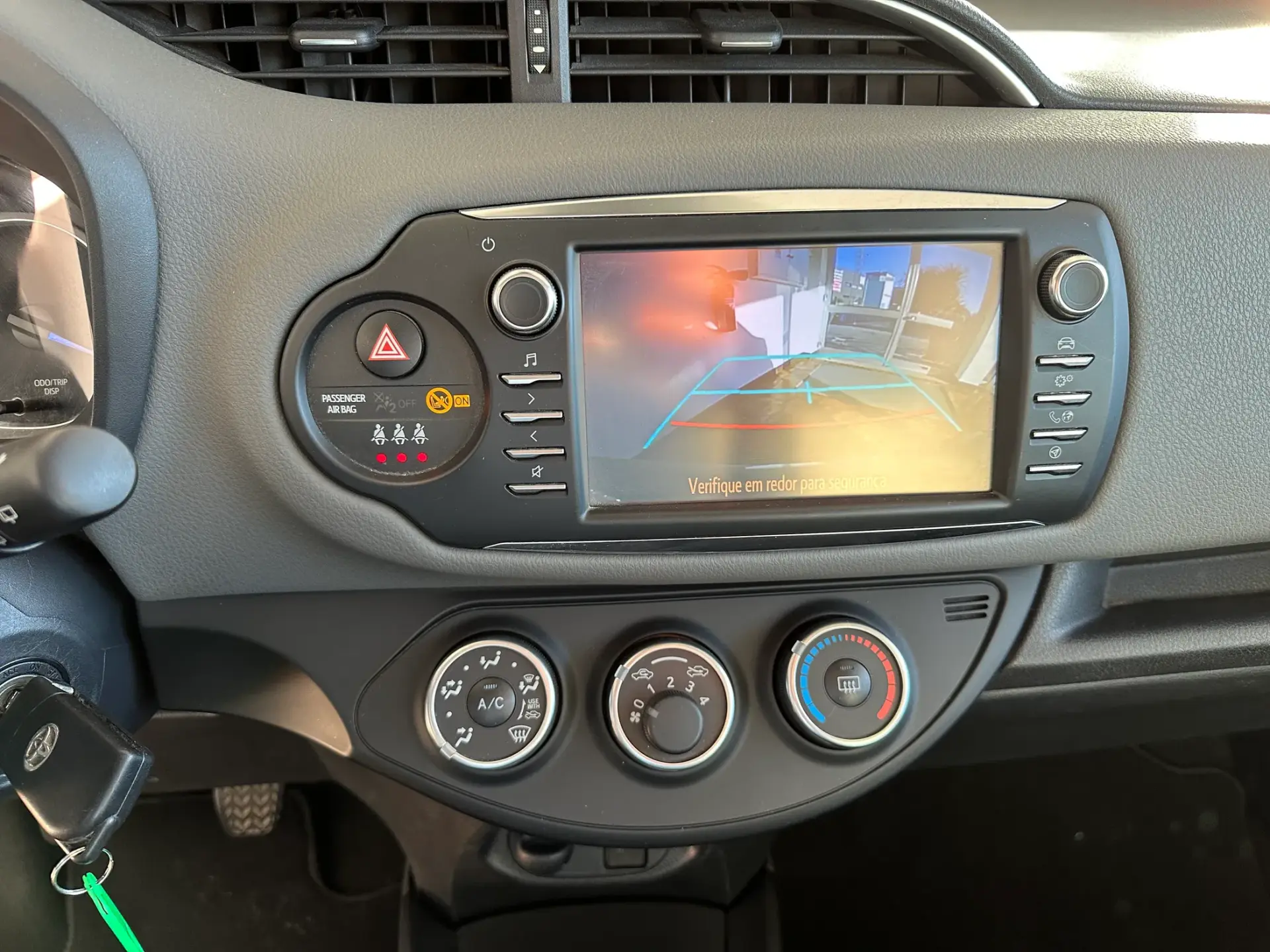 Toyota Yaris 1.0 VVT-i Comfort 17