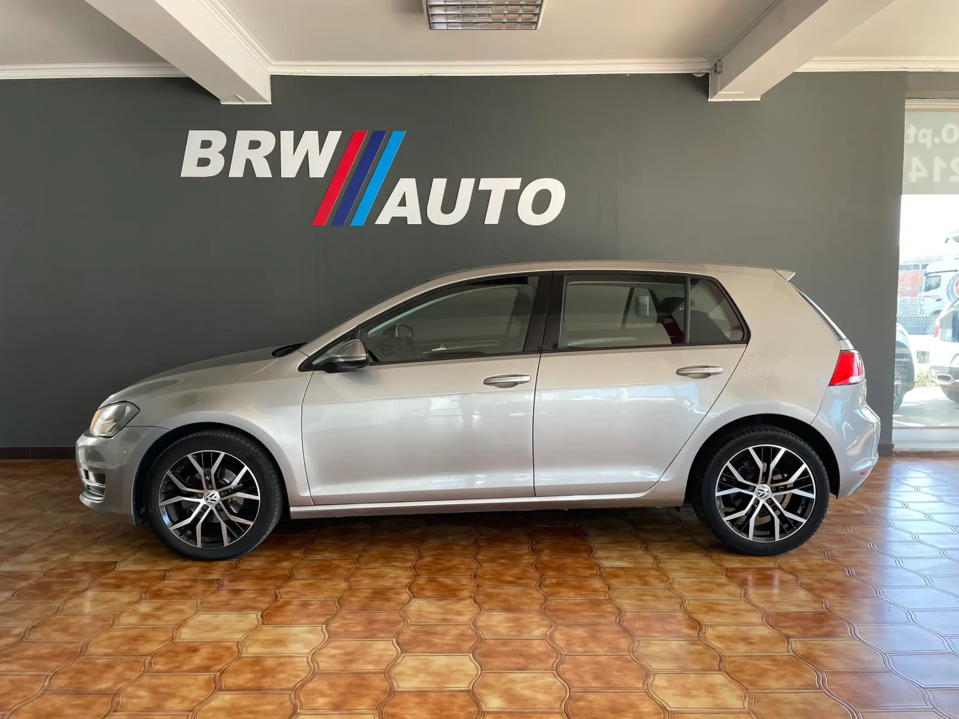 Volkswagen Golf 1.6 TDi Highline 2