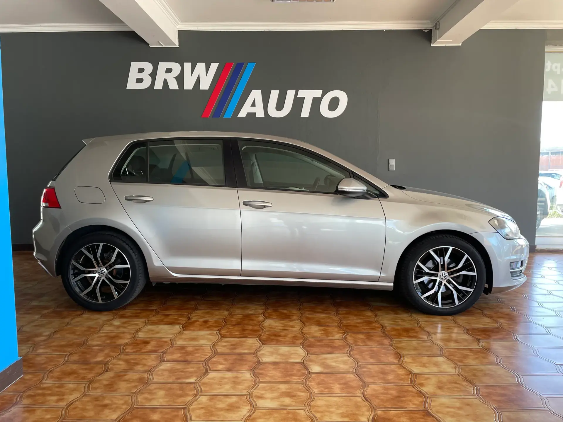 Volkswagen Golf 1.6 TDi Highline 6