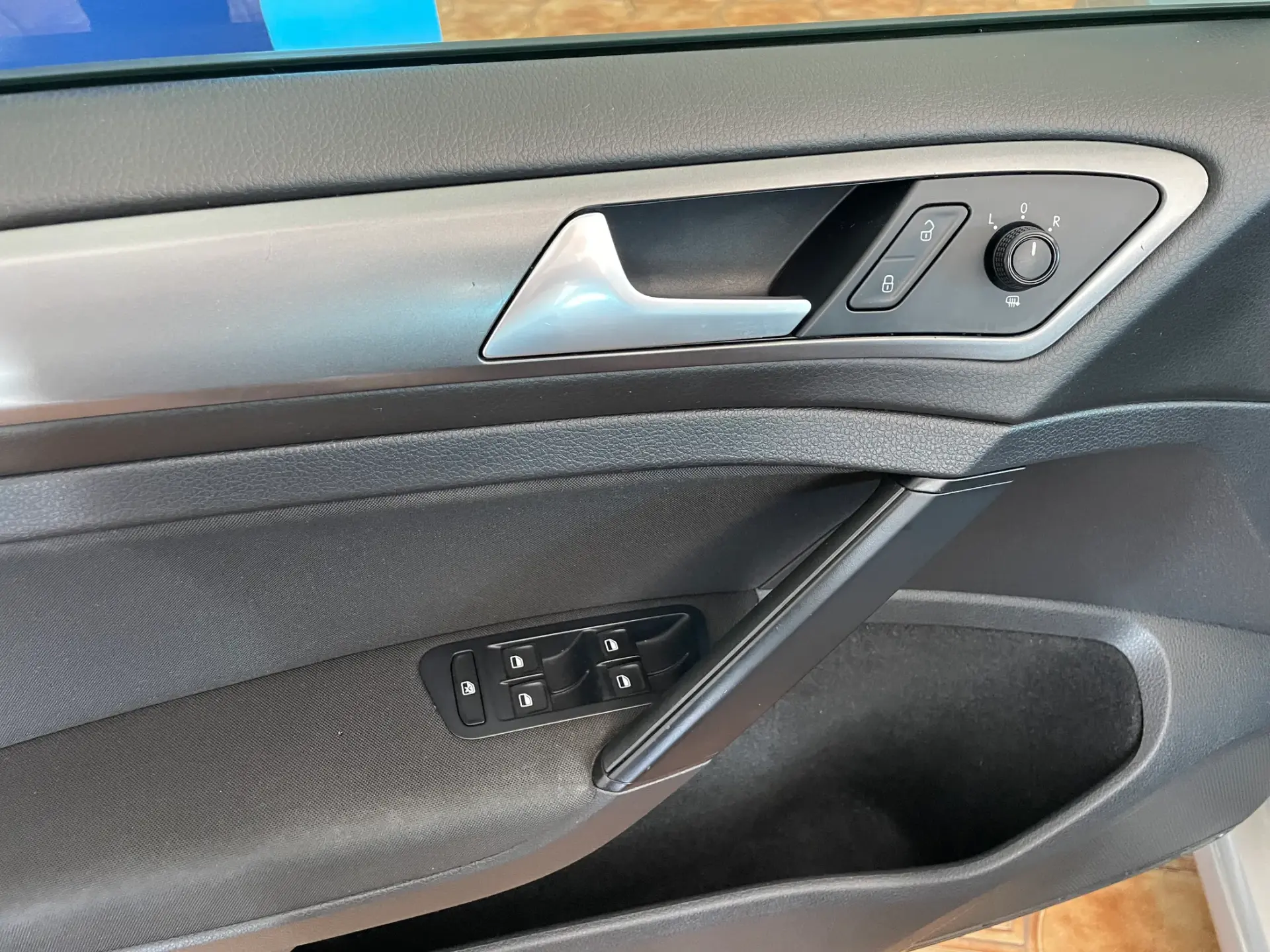 Volkswagen Golf 1.6 TDi Highline 10