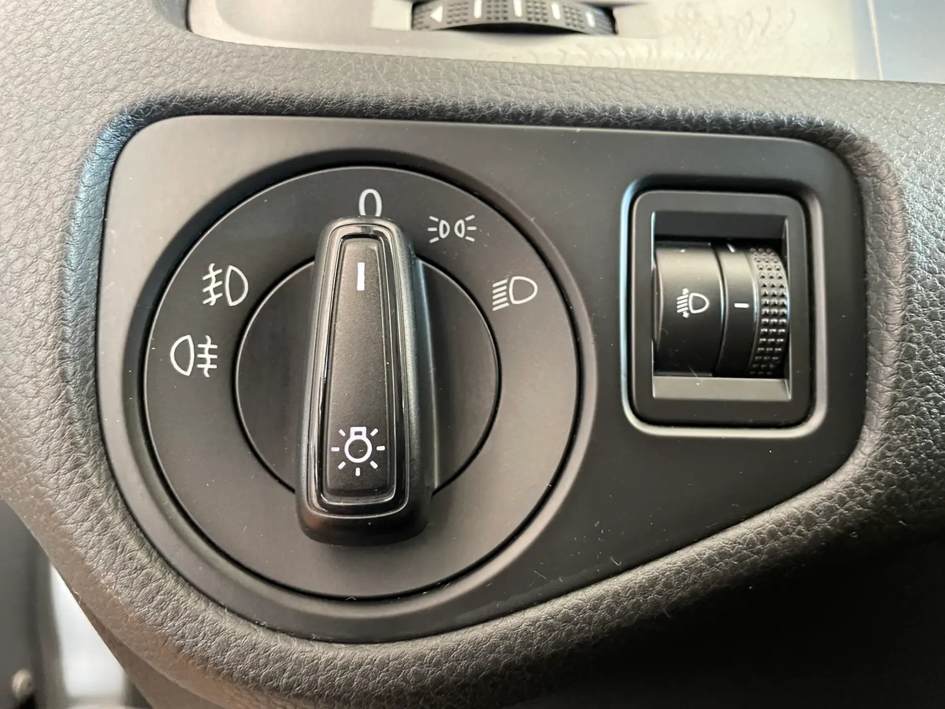 Volkswagen Golf 1.6 TDi Highline 11