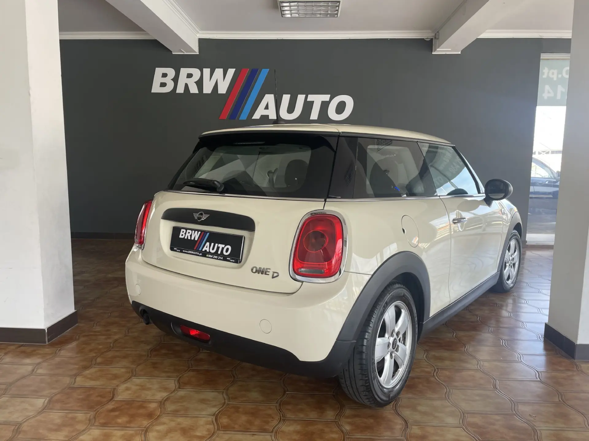 MINI 3 Portas One D 5