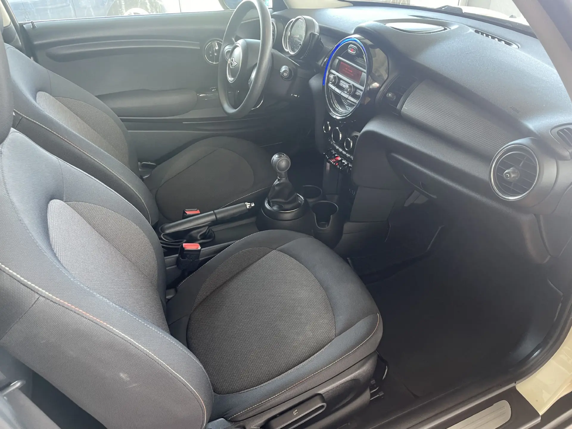 MINI 3 Portas One D 27