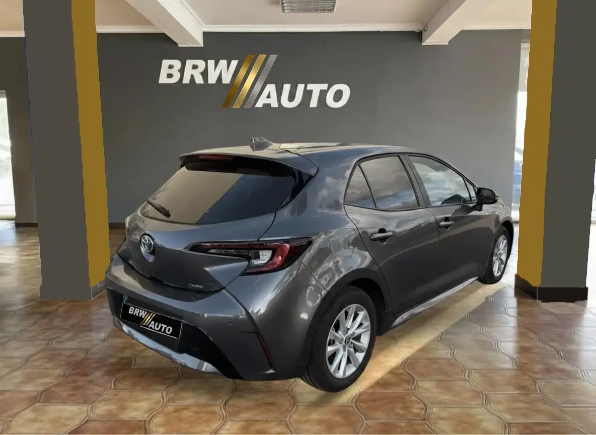 Toyota Corolla 1.8 Hybrid Exclusive 2