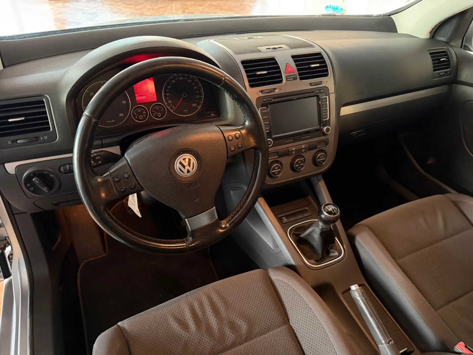 Volkswagen Golf 1.6 TDi Confortline 11