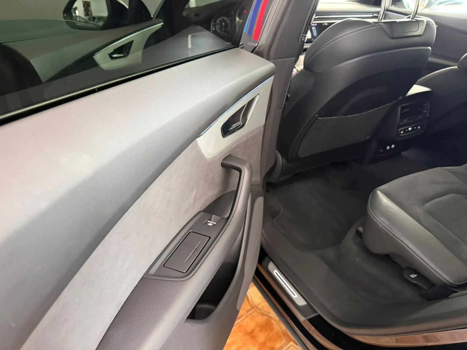 Audi Q8 55 TFSIe quattro Tiptronic 12