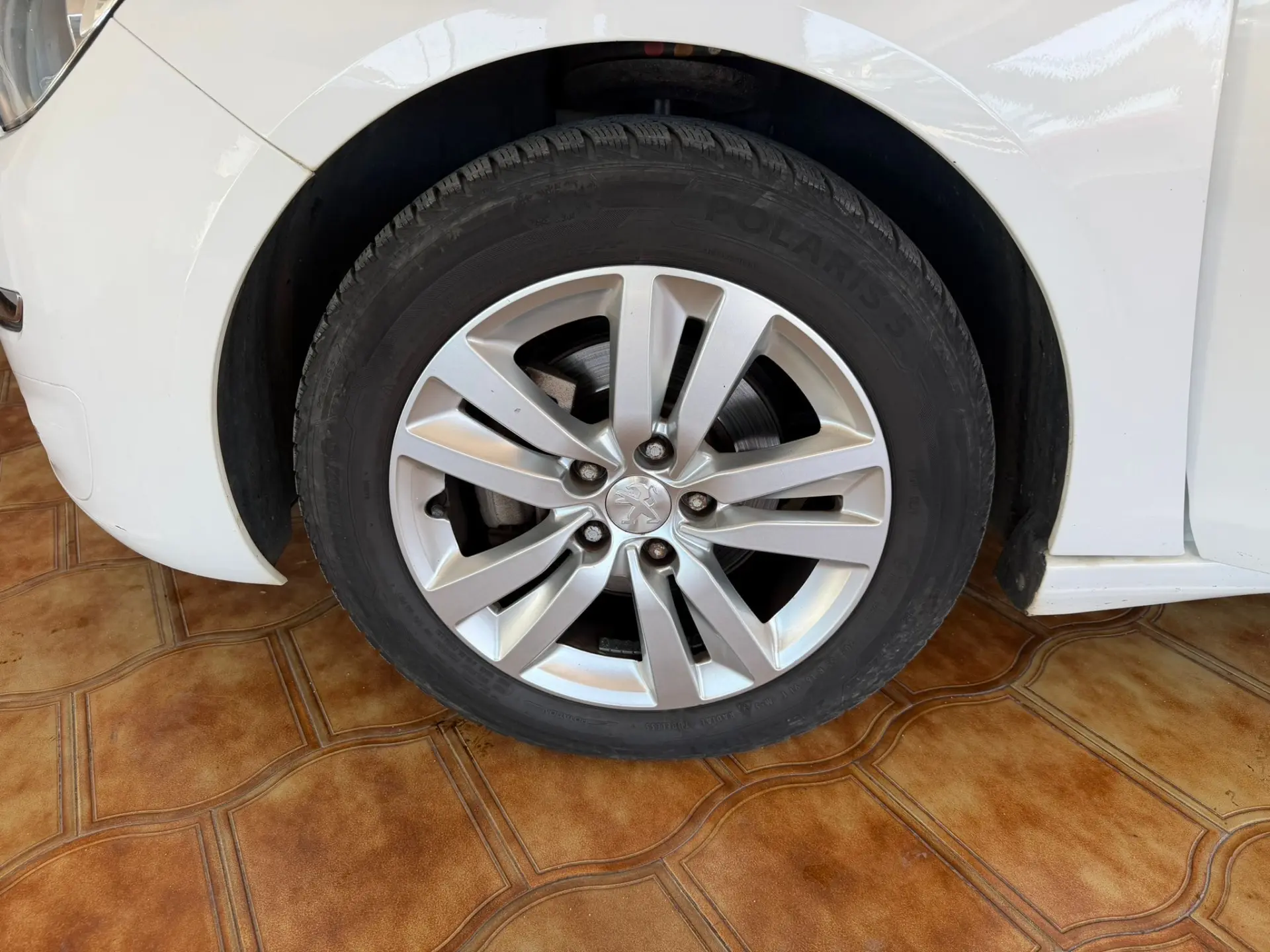Peugeot 308 SW BlueHDi 100 Stop & Start Nível 1 Business-Line 8