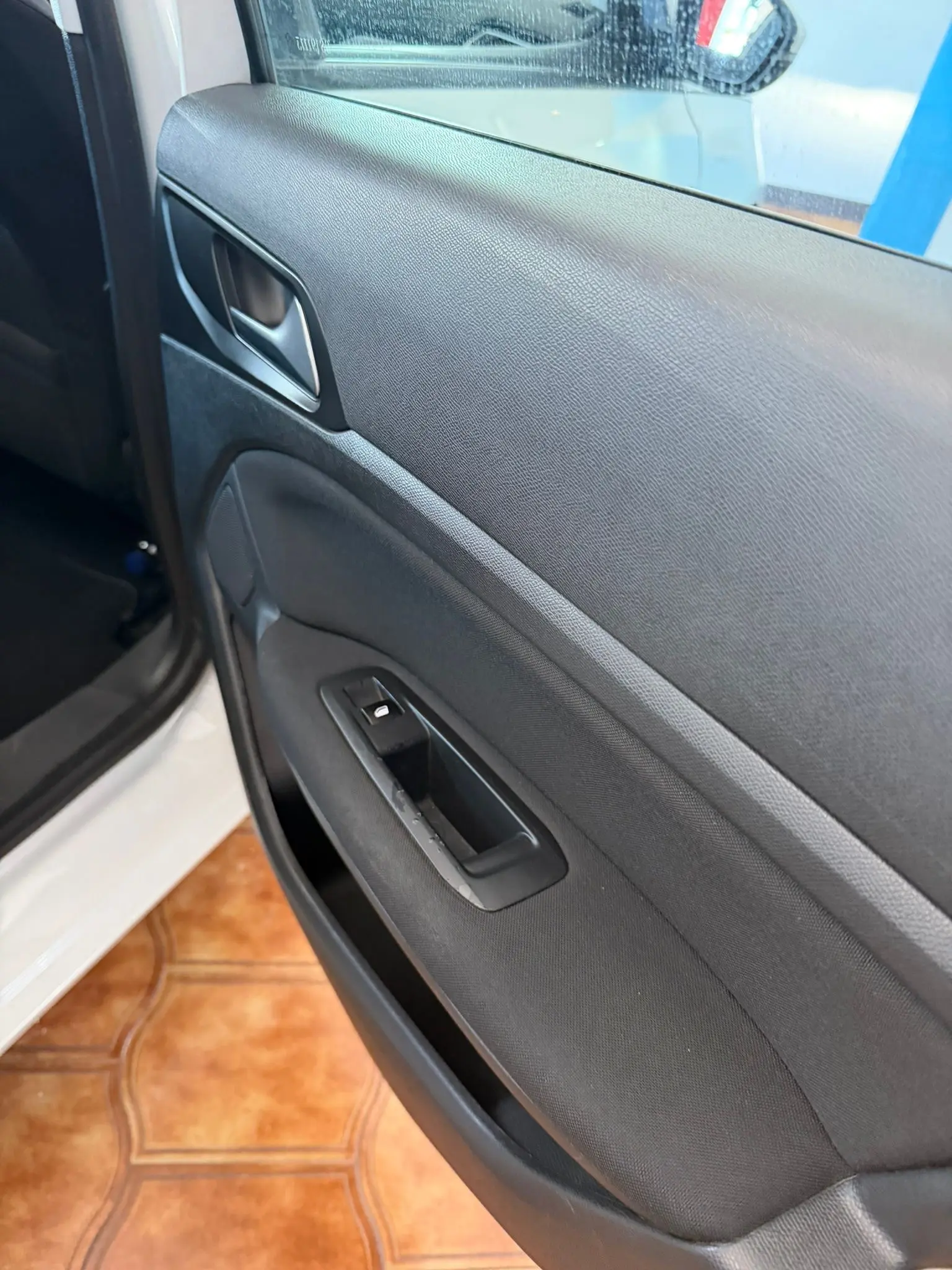 Peugeot 308 SW BlueHDi 100 Stop & Start Nível 1 Business-Line 23