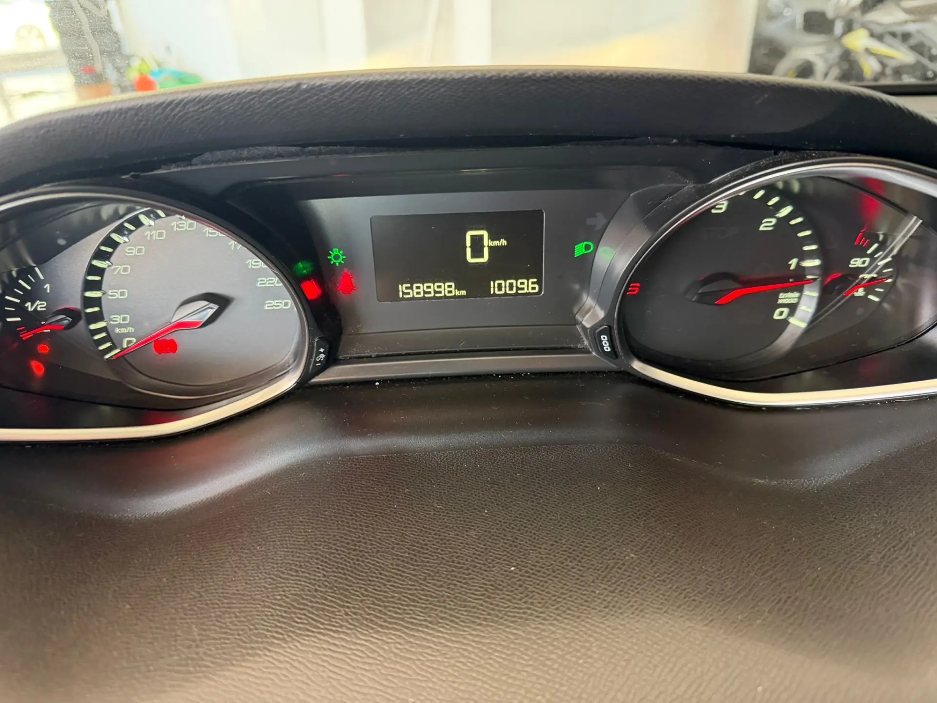 Peugeot 308 SW BlueHDi 100 Stop & Start Nível 1 Business-Line 14