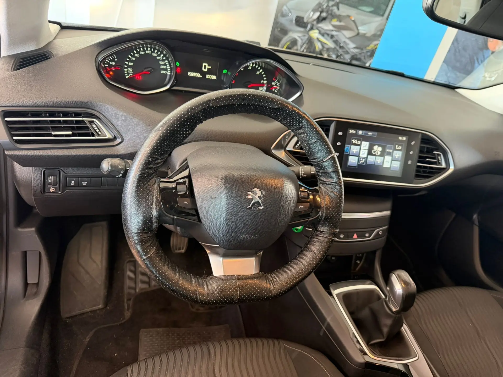Peugeot 308 SW BlueHDi 100 Stop & Start Nível 1 Business-Line 11