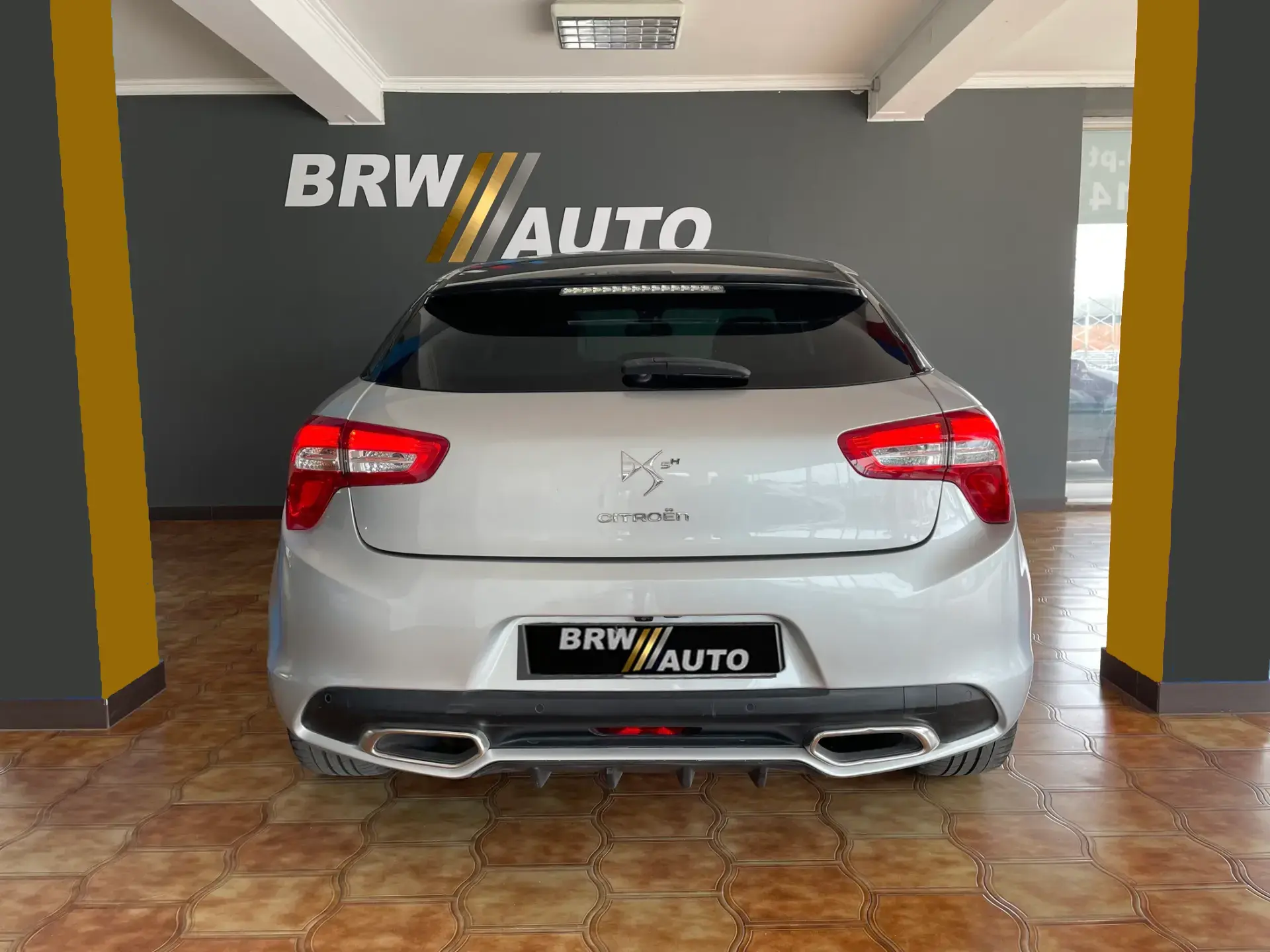 DS DS5 2.0 Hybrid4 Sport Chic 4