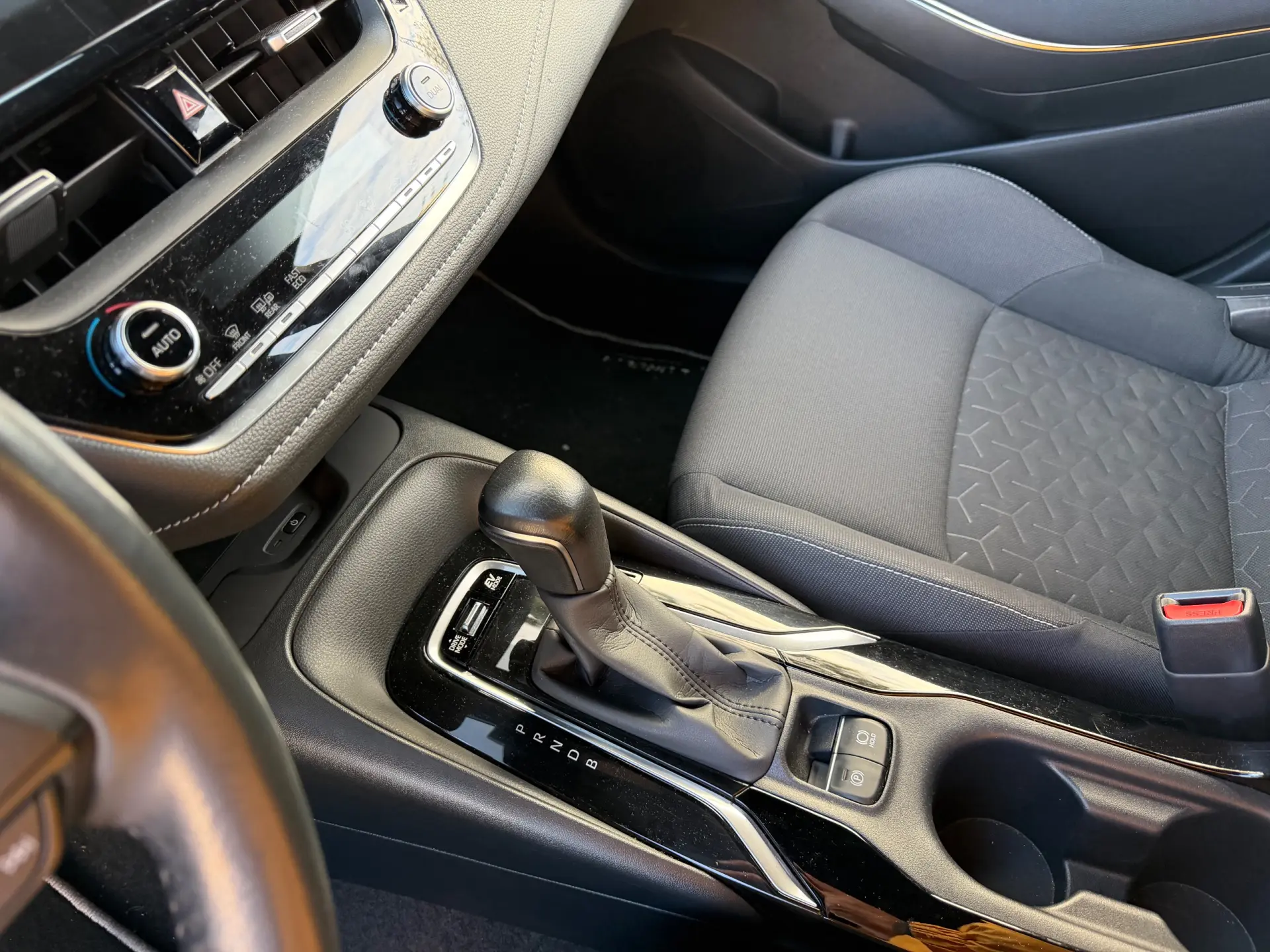 Toyota Corolla 1.8 Hybrid Exclusive 5