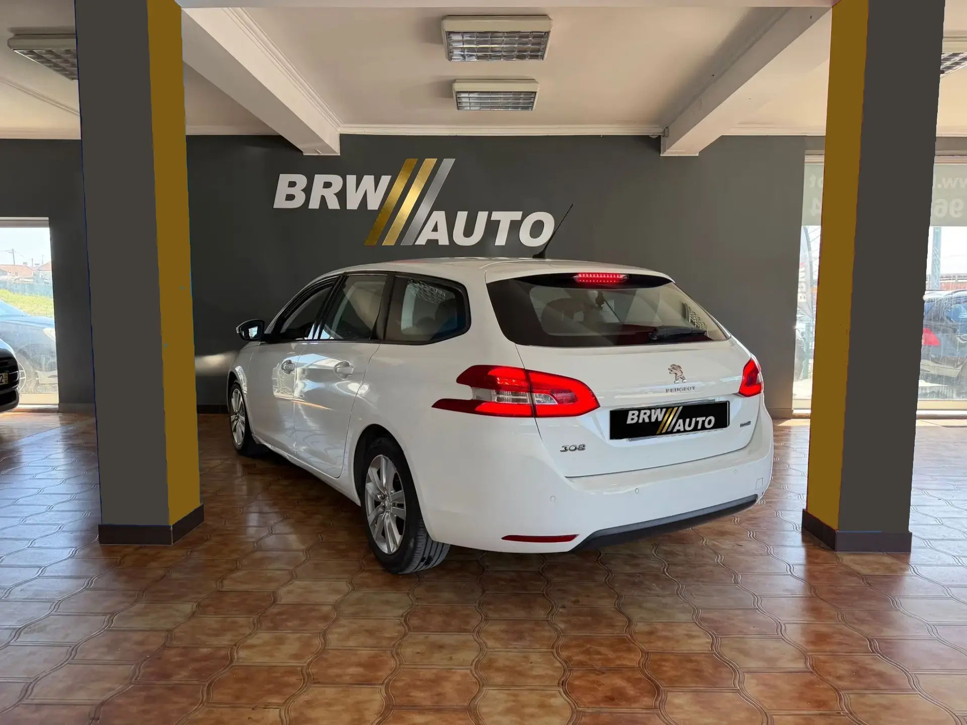 Peugeot 308 SW BlueHDi 100 Stop & Start Nível 1 Business-Line 2