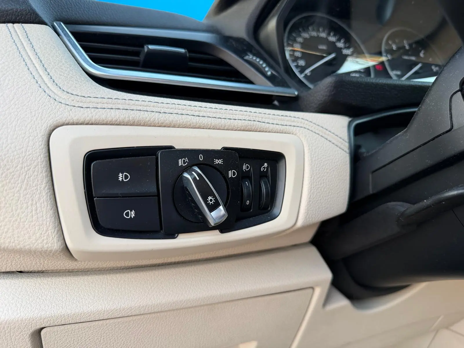 BMW 216 Active Tourer d Line Luxury 14