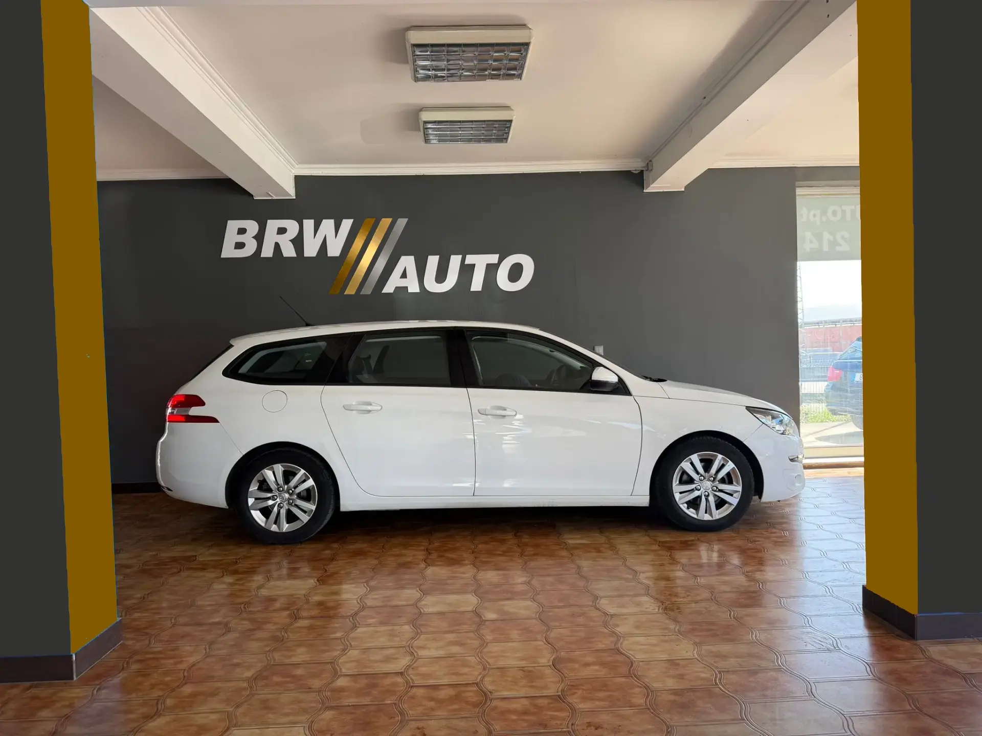 Peugeot 308 SW BlueHDi 100 Stop & Start Nível 1 Business-Line 5