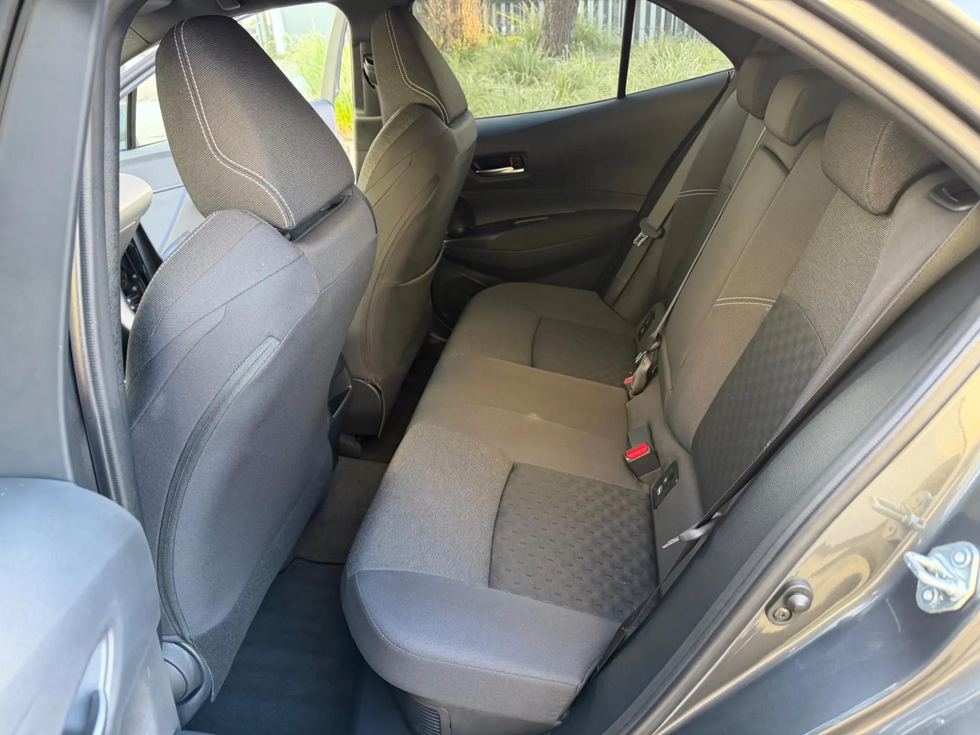 Toyota Corolla 1.8 Hybrid Exclusive 12