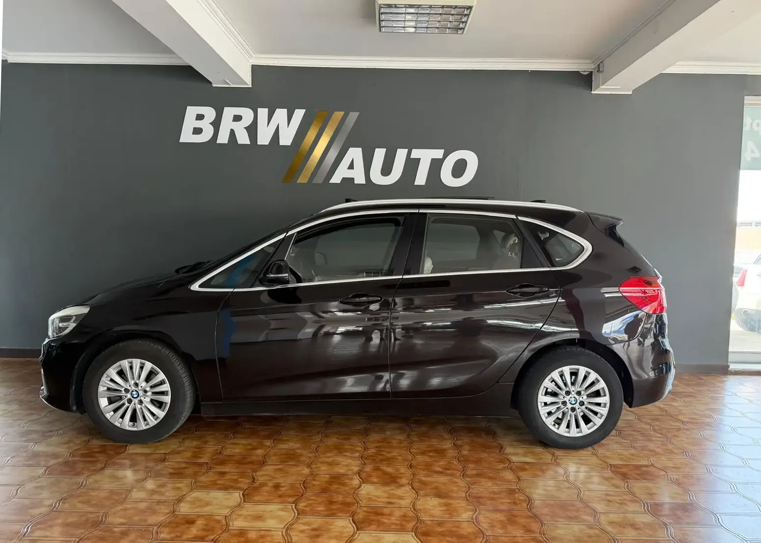BMW 216 Active Tourer d Line Luxury 2