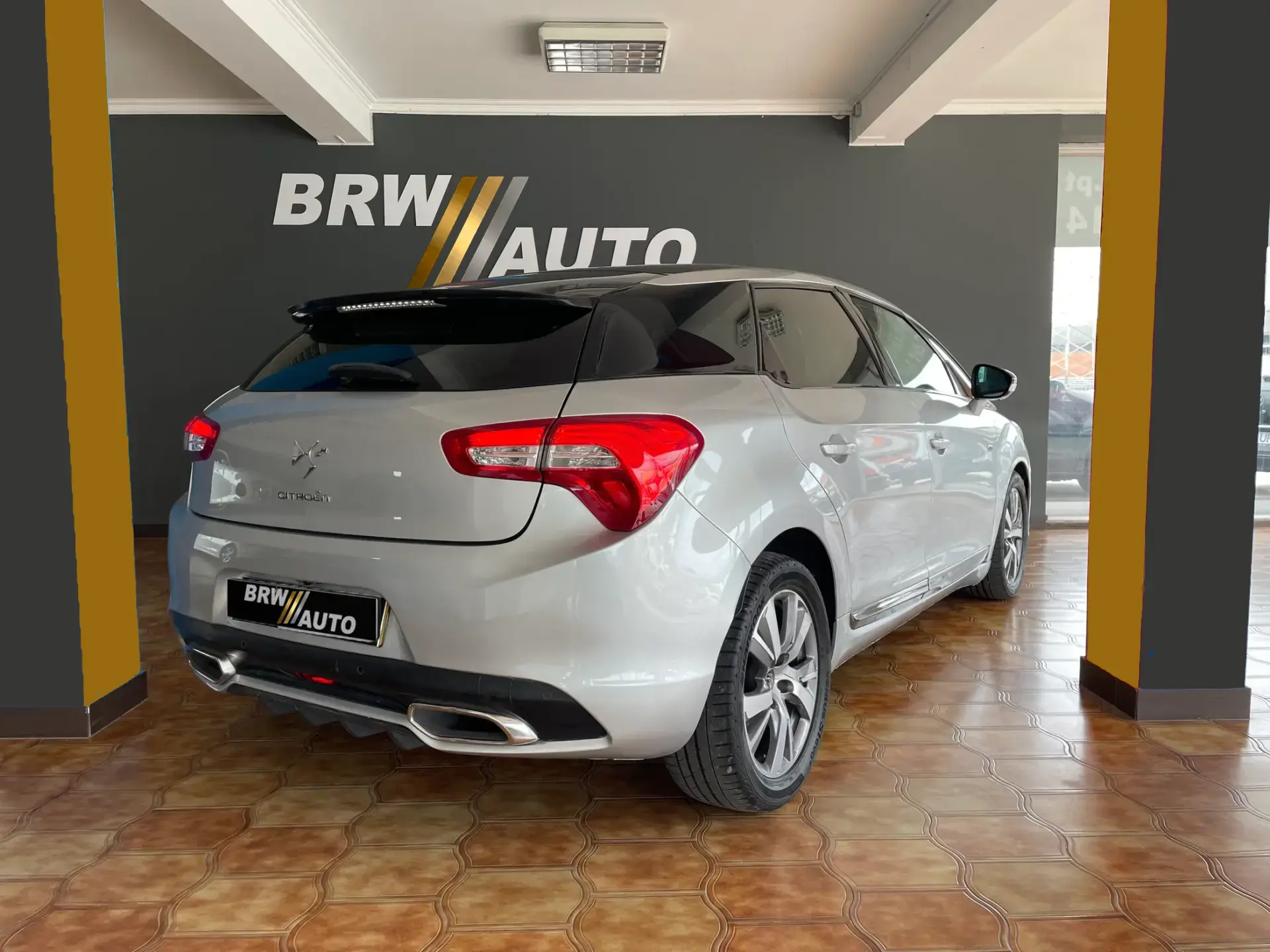 DS DS5 2.0 Hybrid4 Sport Chic 5