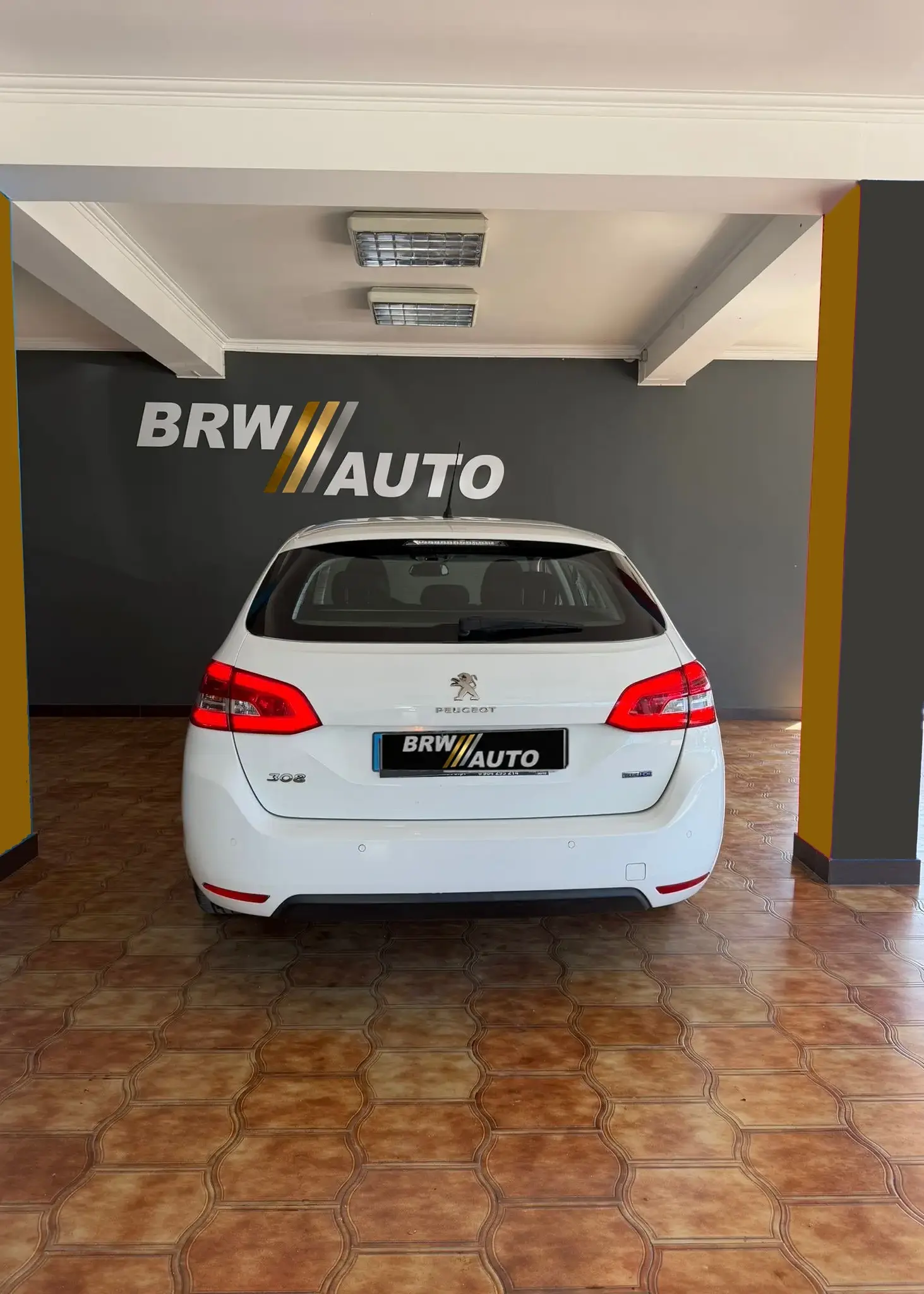 Peugeot 308 SW BlueHDi 100 Stop & Start Nível 1 Business-Line 3
