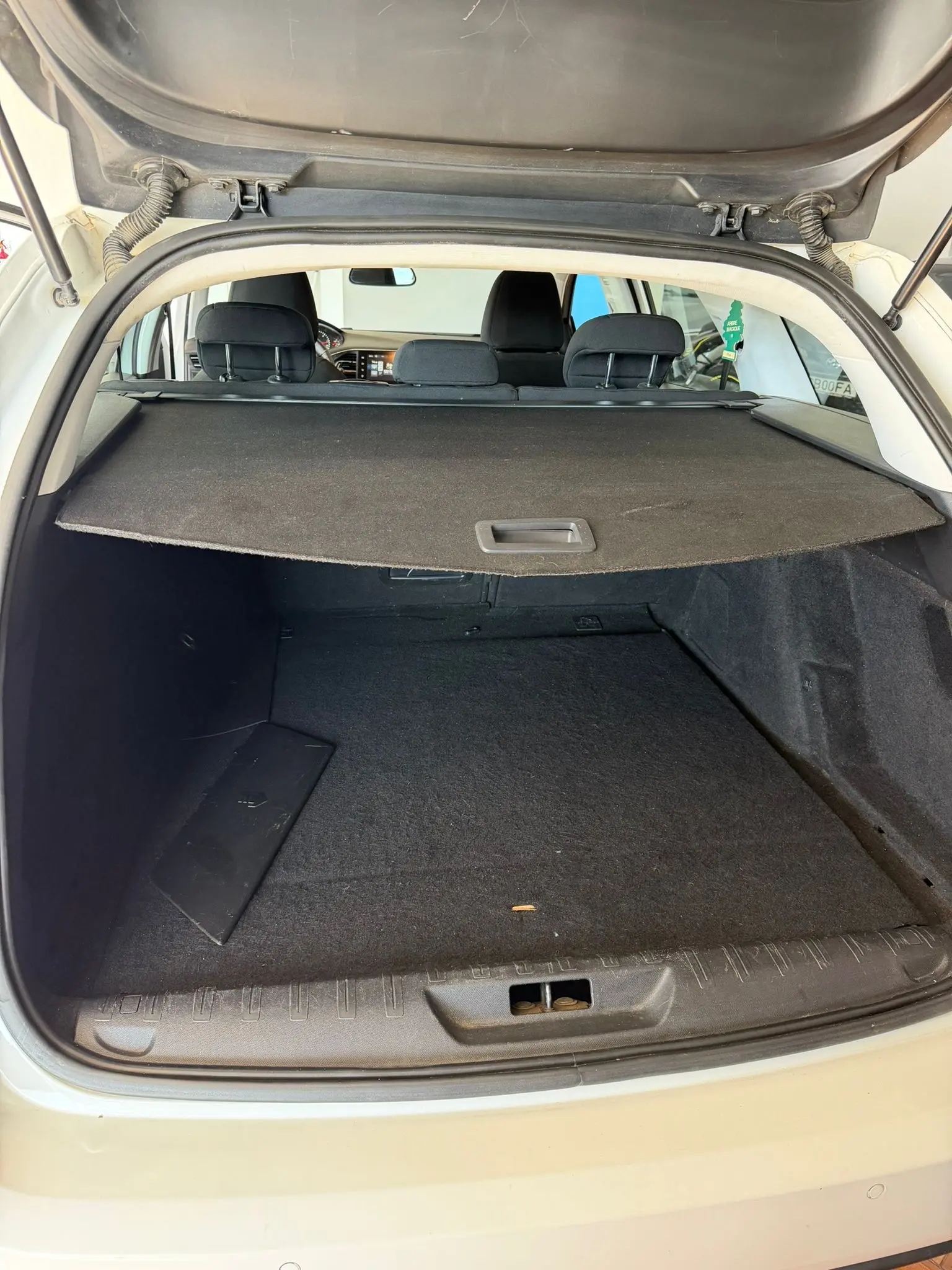 Peugeot 308 SW BlueHDi 100 Stop & Start Nível 1 Business-Line 19