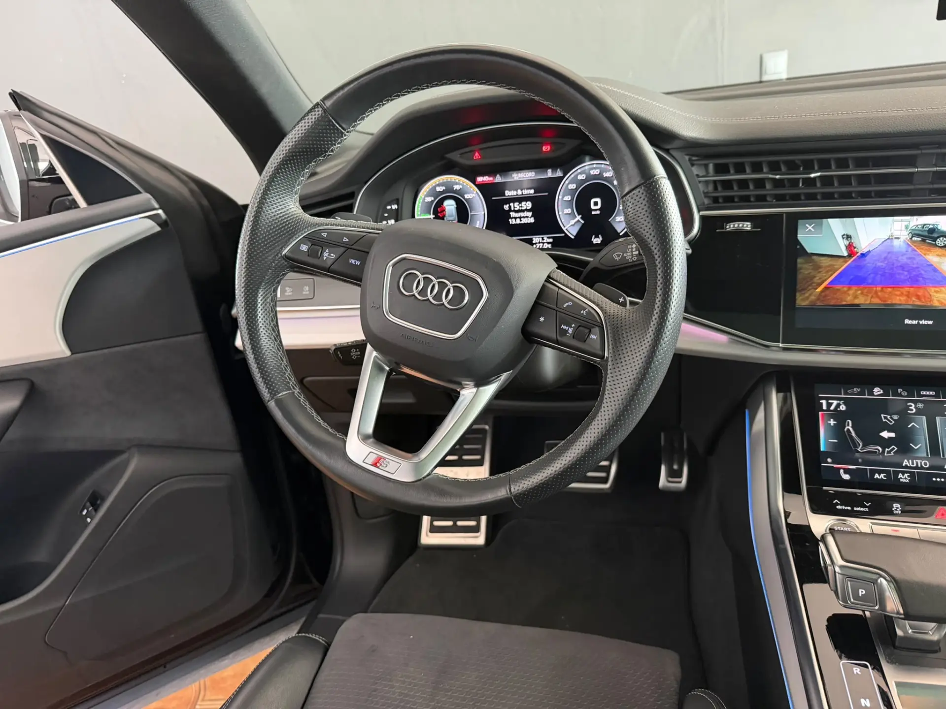 Audi Q8 55 TFSIe quattro Tiptronic 18