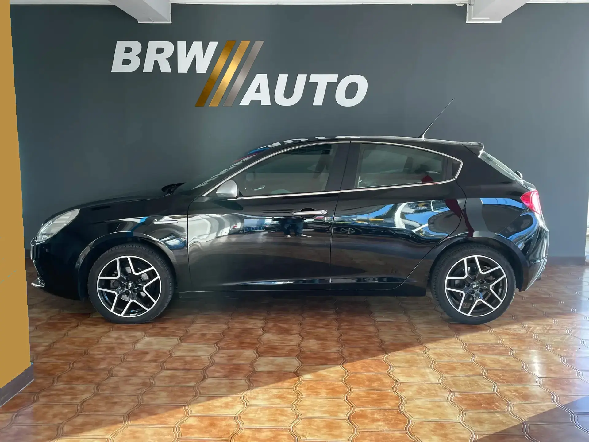 Alfa Romeo Giulietta 1.6 JTDm Distinctive 2