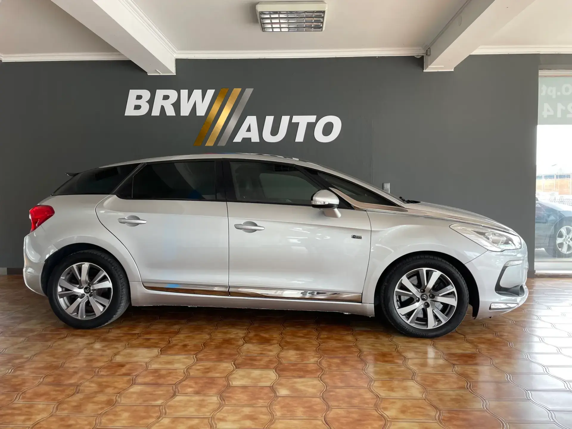 DS DS5 2.0 Hybrid4 Sport Chic 6