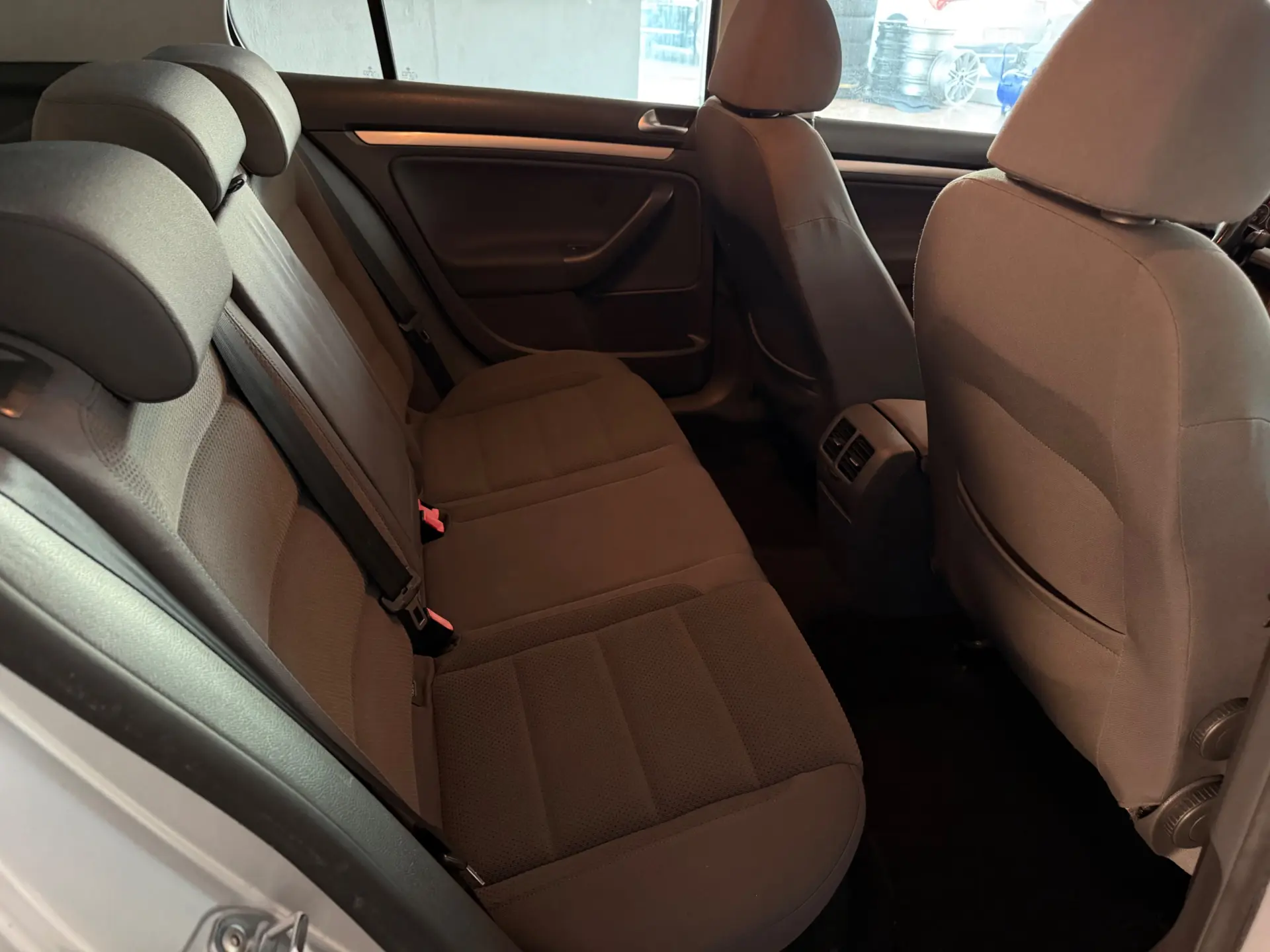 Volkswagen Golf 1.6 TDi Confortline 19