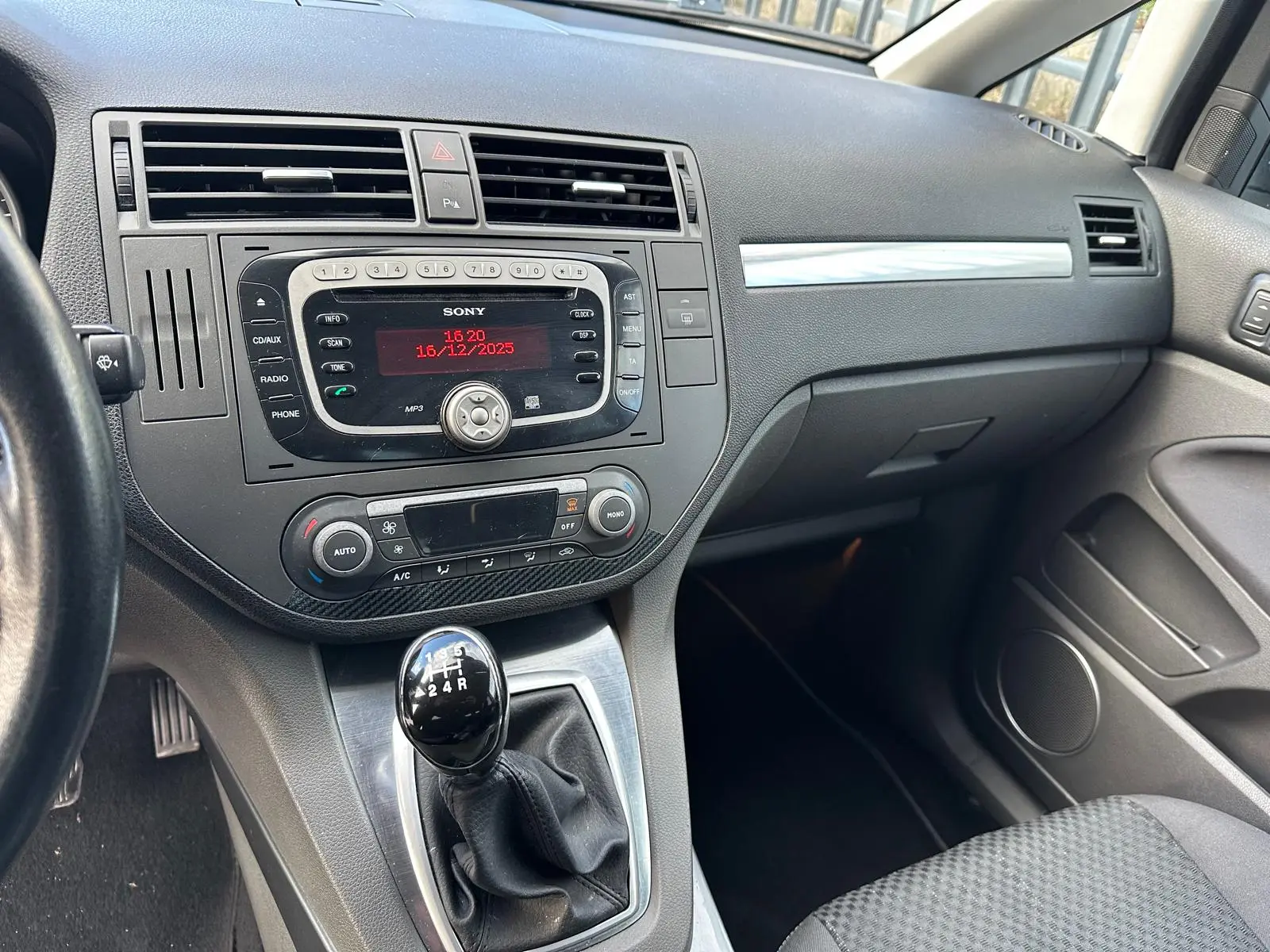 Ford C-Max 1.6 TDCi Titanium 5