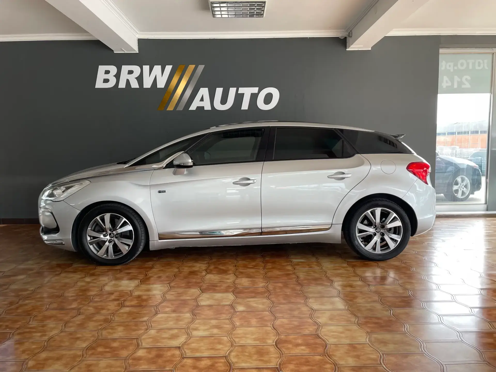 DS DS5 2.0 Hybrid4 Sport Chic 2