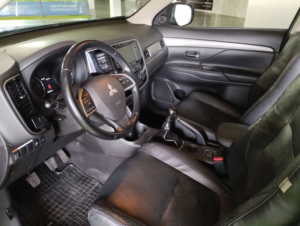 Mitsubishi Outlander 2.2 DI-D Instyle Navi 13