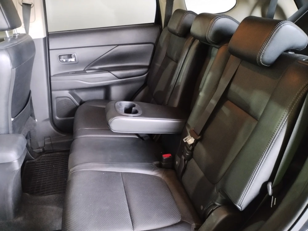 Mitsubishi Outlander 2.2 DI-D Instyle Navi 16
