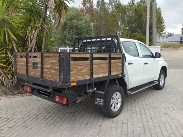 Mitsubishi L200 2.3 DI-D Space Cab Invite 4WD 2