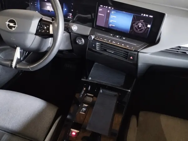 Opel Astra 1.6 T PHEV Elegance 13