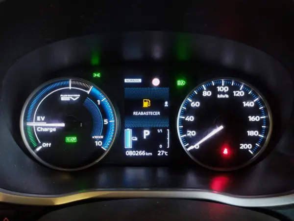 Mitsubishi Eclipse Cross 2.4 PHEV (PlugIn) 11