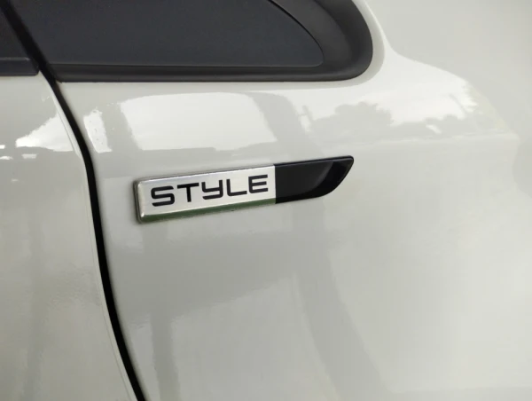 Peugeot 208 1.2 VTi SE Style 22